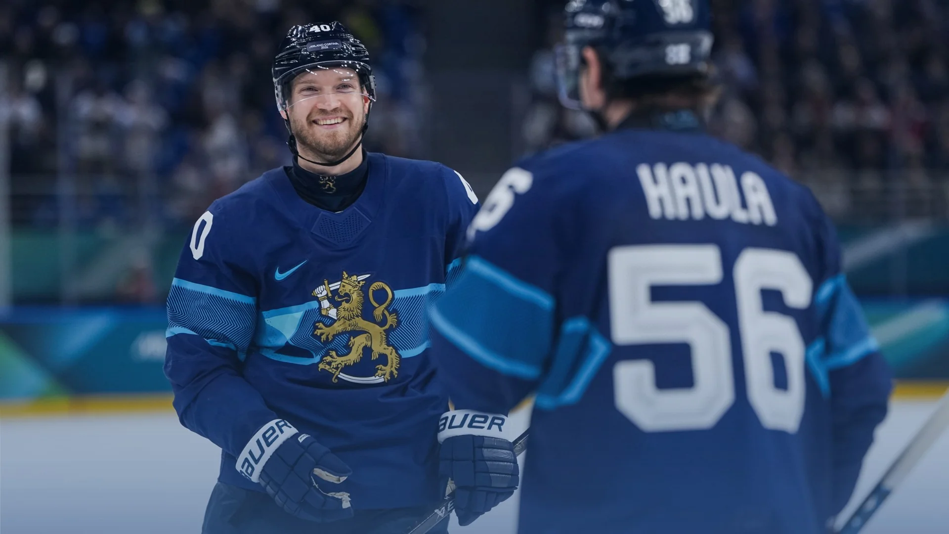 Kanna Suomen värejä ylpeydellä